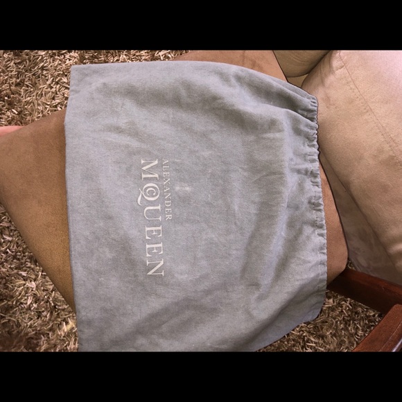 BRAND NEW ALEXANDER MCQUEEN CROSSBODY BAG - Picture 3 of 8